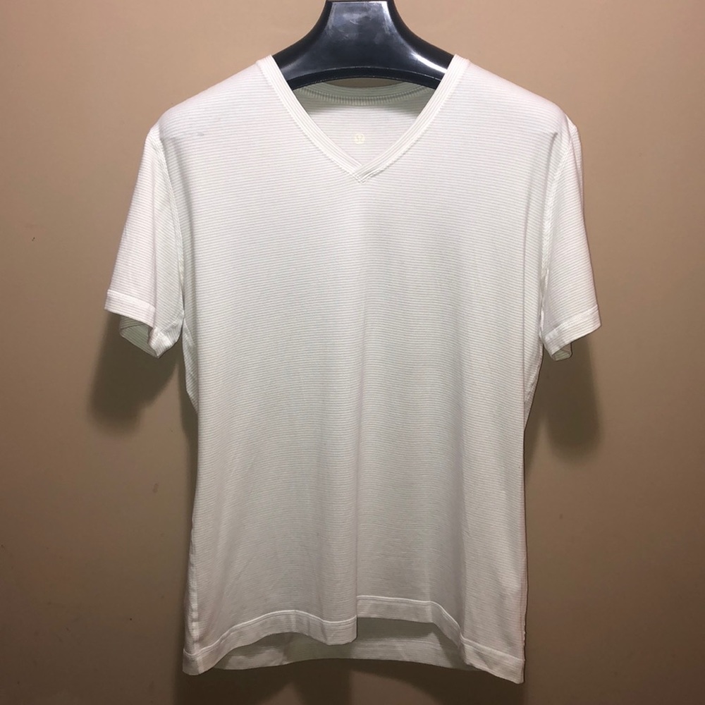 Lululemon 5yr V-neck